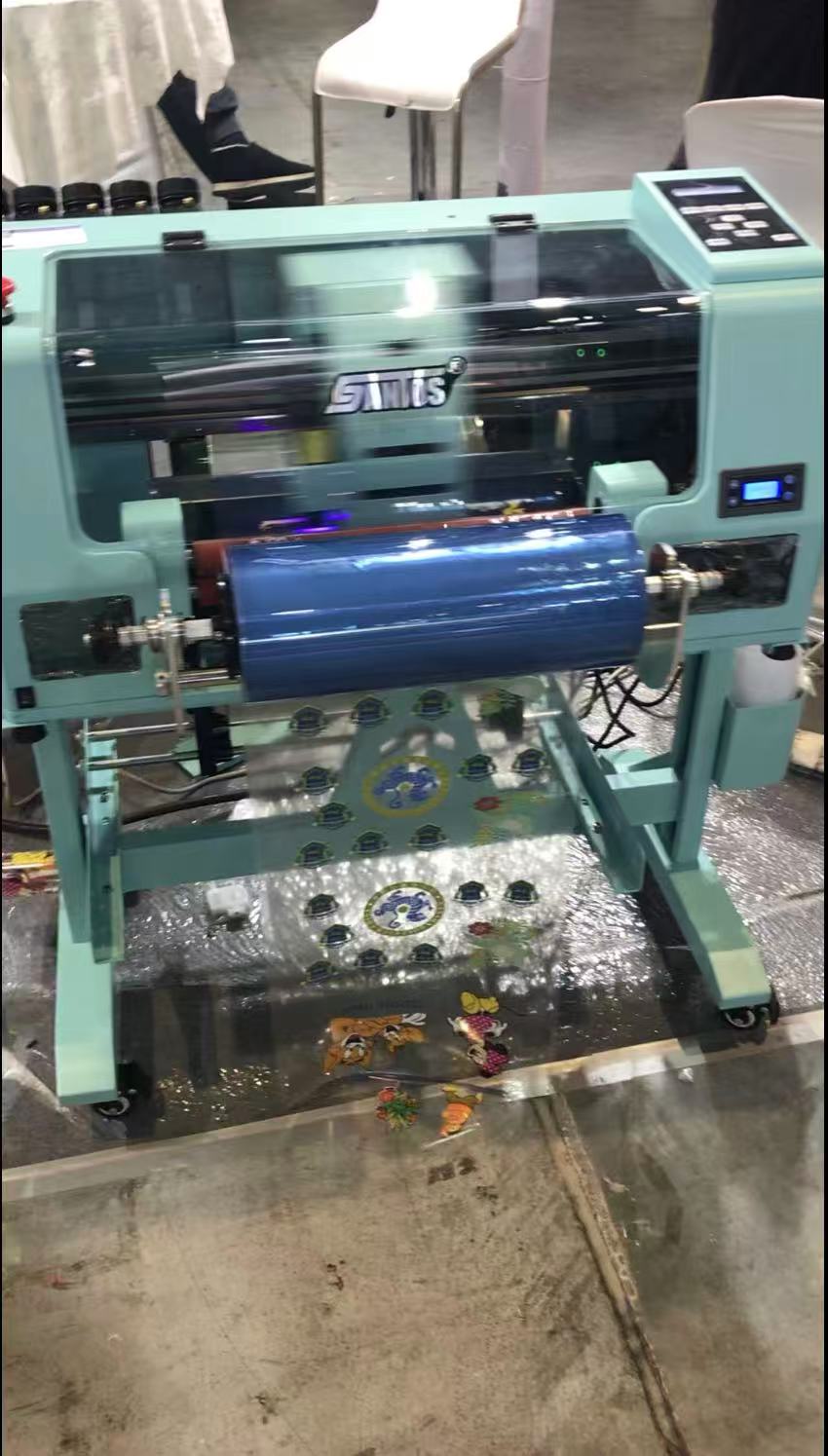 Commercial Vinyl Printing - Grootformaat veelkleurige dubbelzijdige UV DTF-printer Vinylstickers